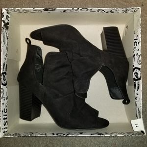 Brash Samika Black Ankle Peep Toe Boots Size 11